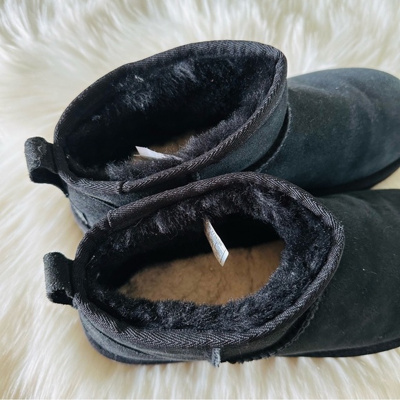 Ugg Classic Ultra Mini Black Boots Sz 8 - Picture 10 of 11
